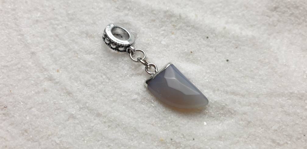 Fang Metall Dreadschmuck/Dread Perle Flecht Und Zahn Anhänger Aus Naturstein von WENDIGOberlin