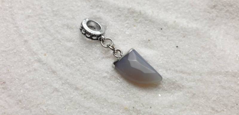 Fang Metall Dreadschmuck/Dread Perle Flecht Und Zahn Anhänger Aus Naturstein von WENDIGOberlin