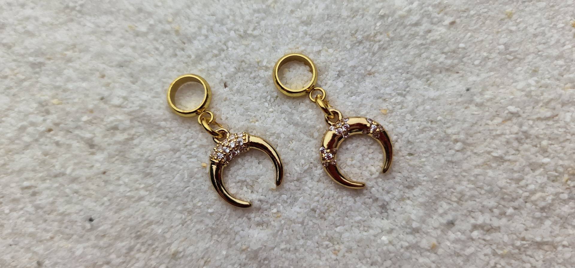 Horned Twins Metall Dreadschmuck/Dreadringe /Dread Perlen Flecht Perlen, Hörner Anhänger Mit Funkelnden Zirkonia-Steinen, 2 Stück Im Set von WENDIGOberlin