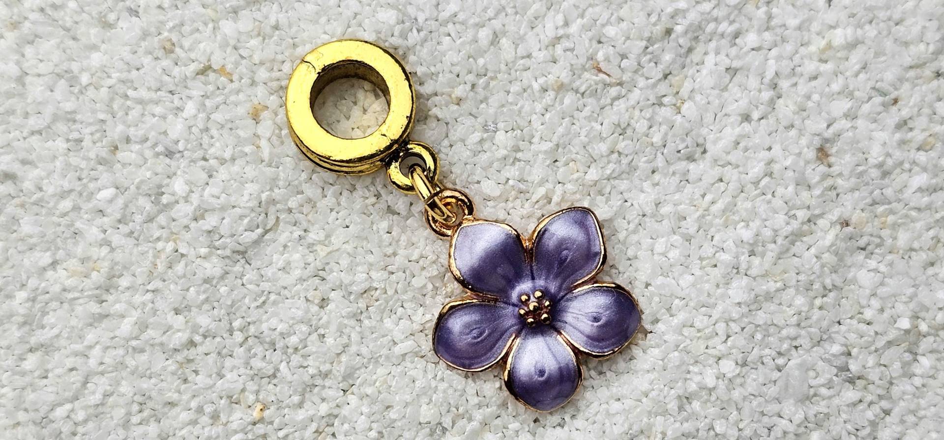 Kirschblüte Emaille Metall Dreadschmuck/Dread Charm Haarperle Mit Emailliertem Kirschblüten Anhänger, Einzeln Oder Im Set von WENDIGOberlin