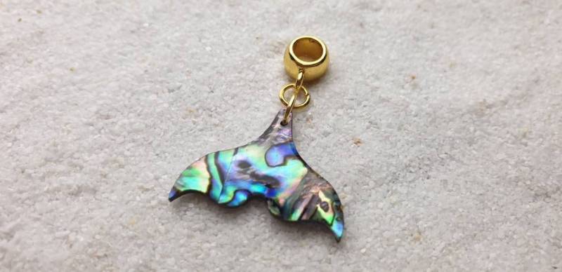 Mermaids & Pirates/Fluke Dreadschmuck Dread Perle Flecht Mit Perlmutt-Anhänger von WENDIGOberlin