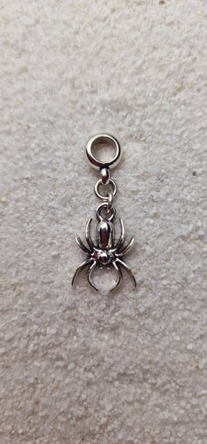 Mini Spider - Metall Dreadschmuck/Dread Perle Flecht Mit Kleinem Spinnen Anhänger von WENDIGOberlin