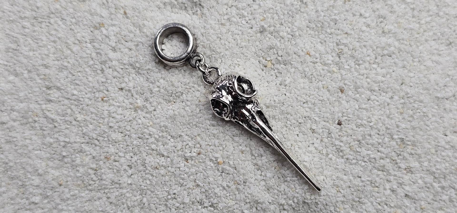 Raven Skull - Metall Dreadschmuck/Dread Perle Flecht Mit Vogelschädel Schmuckanhänger, 3D Ausgeformte Front Hohler Rückseite Raven Skull - Metall Dreadschmuck/Dread Perle Flecht Mit Vogelschädel Schmuckanhänger, 3D Ausgeformte Front Hohler Rückseite von WENDIGOberlin