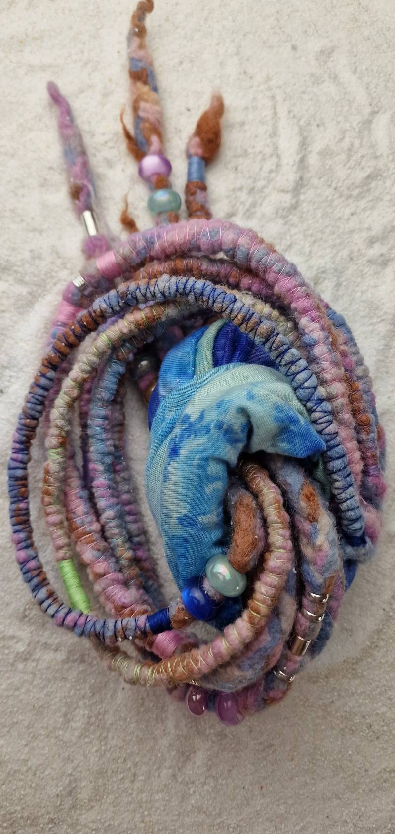 Savage Dread Haarband/stirnband Aus Jersey, Angefilzte Wolldreads Mit Savage Bindung Bunten Garnen & Dreadschmuck Savage Dread Haarband/stirnband Aus Jersey, Angefilzte Wolldreads Mit Savage Bindung Bunten Garnen & Dreadschmuck von WENDIGOberlin