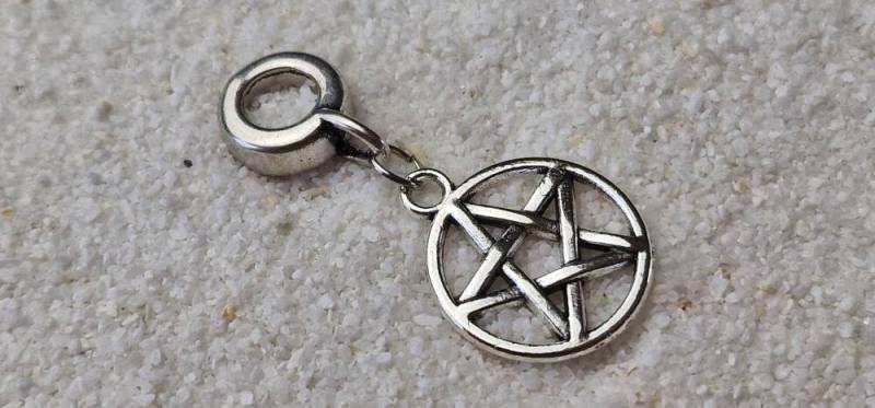 Summoner Metall Dreadschmuck/Dreadring Dread Perle Flecht Und Anhänger Mit Pentagramm Summoner Metall Dreadschmuck/Dreadring Dread Perle Flecht Und Anhänger Mit Pentagramm von WENDIGOberlin