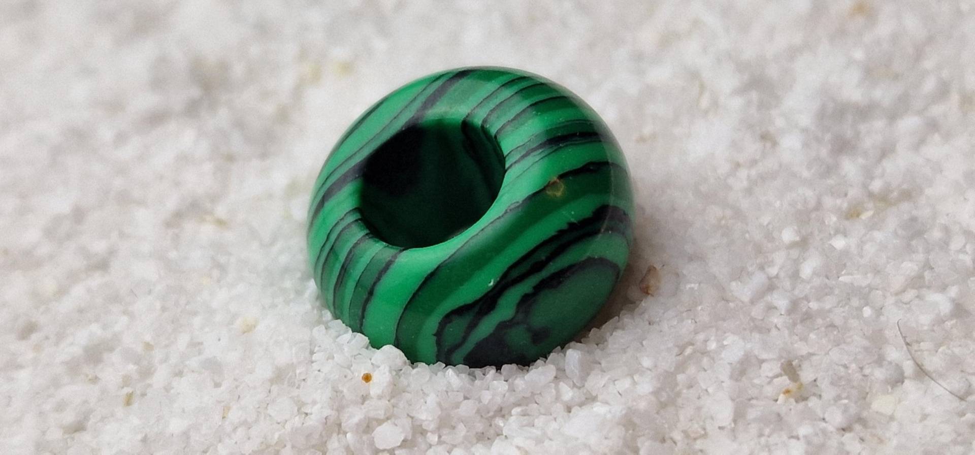 Synthetic Green Malachit Naturstein Imitation Dreadschmuck/Dread Perle Flecht Aus Kunstharz Mit Polierter Oberfläche Synthetic Green Malachit Naturstein Imitation Dreadschmuck/Dread Perle Flecht Aus Kunstharz Mit Polierter Oberfläche von WENDIGOberlin