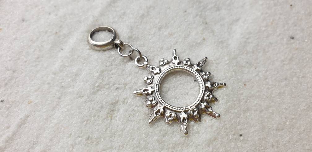 Tempelschmuck Solaris Metall Dreadschmuck/Dread Perle Flecht Und Anhänger Mit Sonnen Symbol von WENDIGOberlin