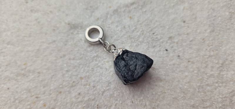 The Viking Project Bruchstein Chunky Dreadschmuck/Dreadring Flecht Perle Mit Unregelmäßigem Anhänger Aus Naturstein, Unikat von WENDIGOberlin