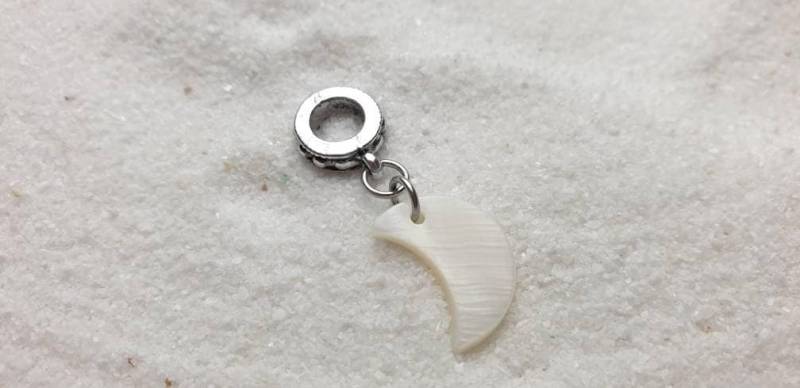 White Moon Dreadschmuck/Dread Perle Flecht Mit Echtem Perlmutt-Anhänger von WENDIGOberlin