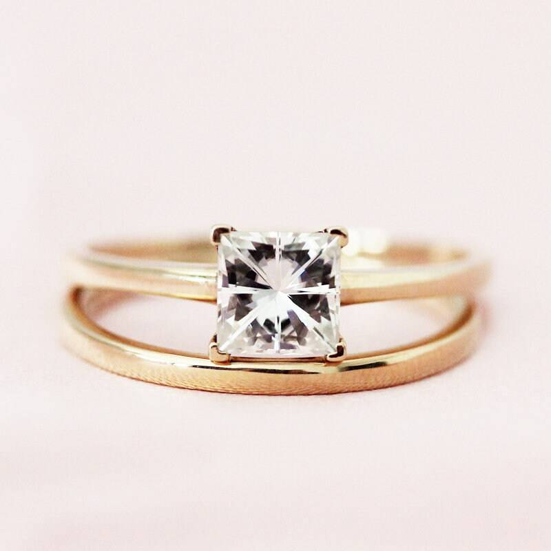 14K Gelbgold-Ring Satz 5, 5 Mm Princess-Schliff C & Immer Klassisch Moissanite Ring Set Schlicht Gold Band Braut Jubiläumsring von WFHomeElements