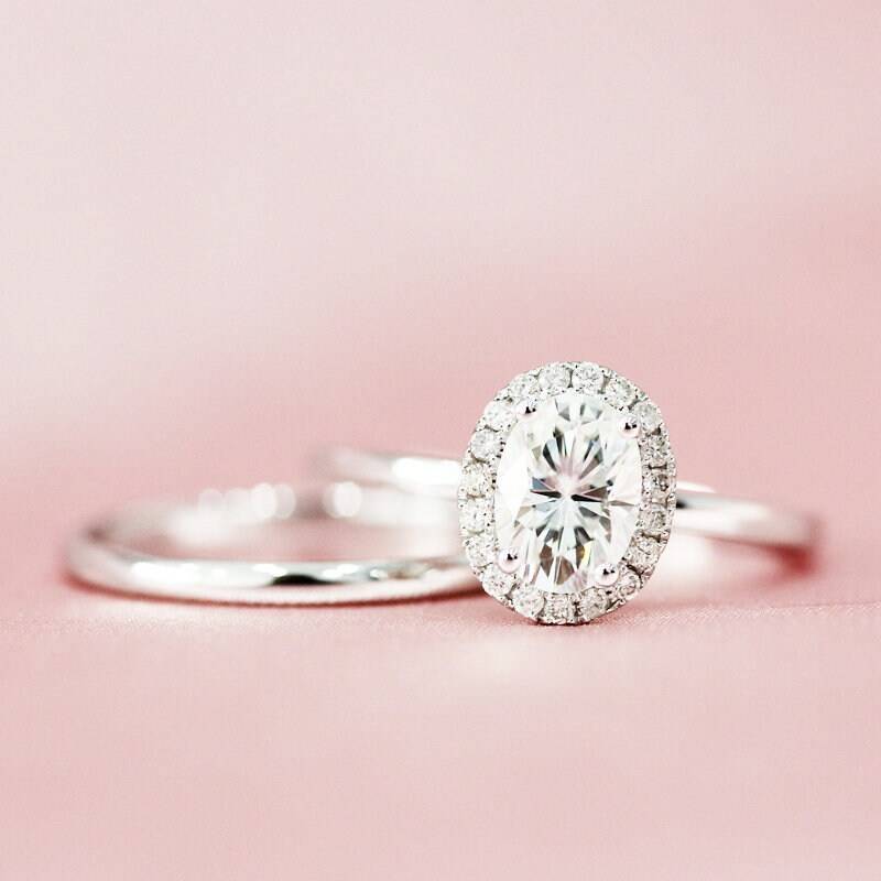 5x7mm Oval Geschnitten Forever Klassisch Moissanite Ring Diamanten Halo-Ring 14K White Gold Set Schlicht Braut Versprechen von WFHomeElements