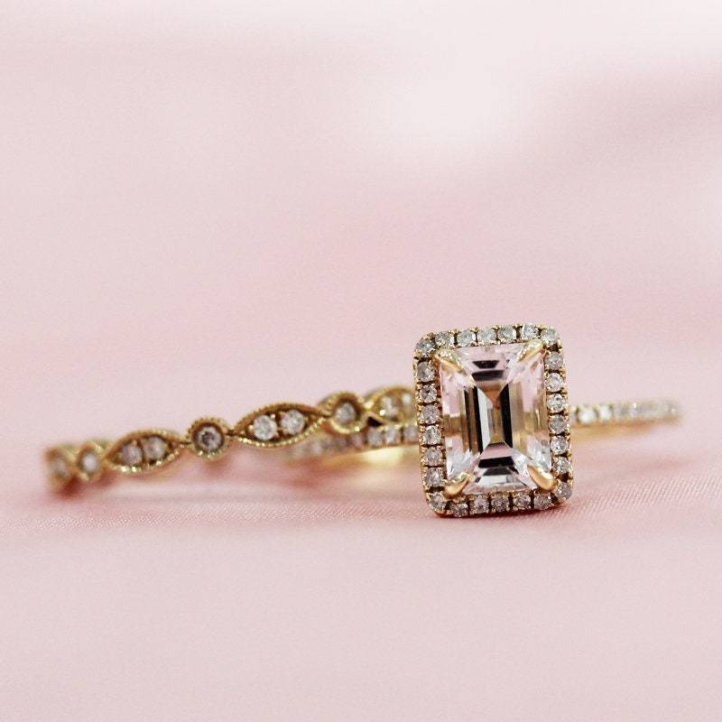 5x7mm Smaragdschliff Natürlichen Morganit Ring Set Massiv 14K Gelbgold-Ring Diamanten Ring, Halo Braut Jubiläumsring von WFHomeElements