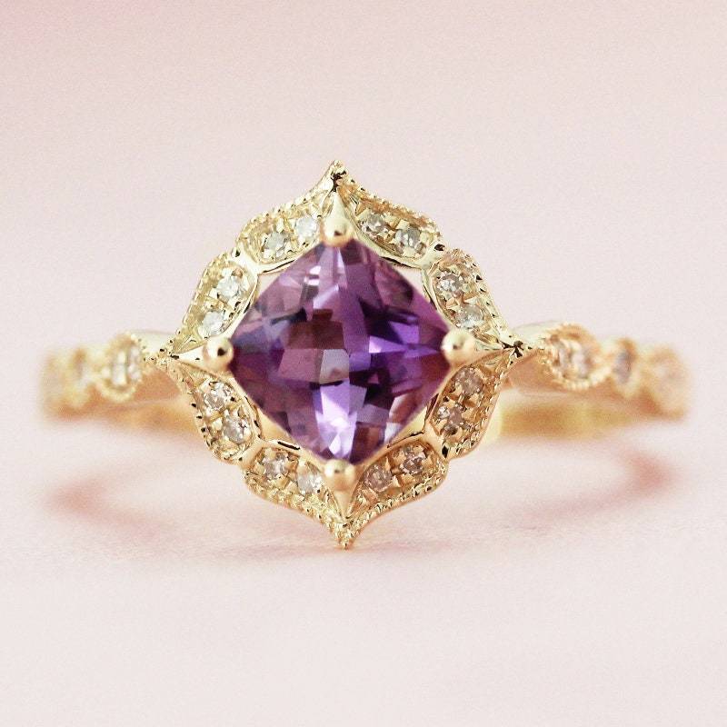 6mm Kissenschliff Natürliche Amethyst Ring Lila Edelstein-Ring 14K Gelbgold-Ring Birthstone Verlobungsring Halo Diamanten Braut von WFHomeElements