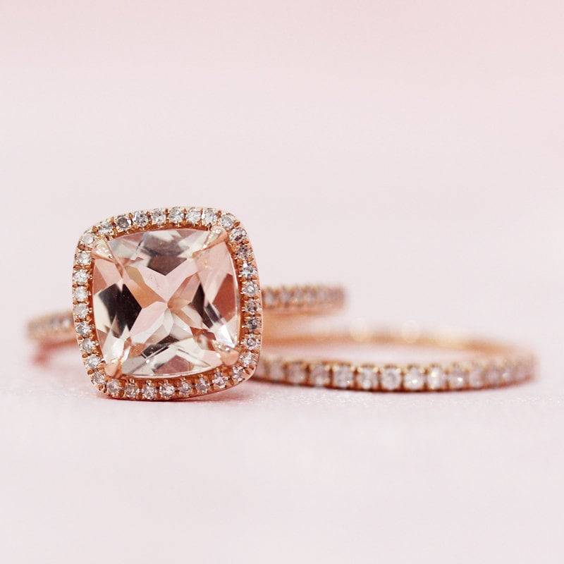 8mm Kissen Geschnitten Natürlichen Morganit Ring Diamanten Halo Massiv 14K Rose Gold Verlobungsring Halbe Ewigkeit Ehering Braut Set von WFHomeElements