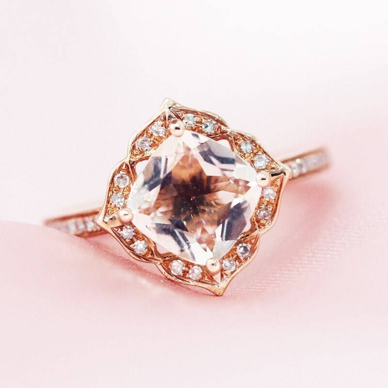 Ausgefallene Jahrgang 7mm Kissenschliff Natürliche Morganit Ehering Massiv 14K Rose Gold Verlobungsring Diamant Ring Halbe Ewigkeit Stapelbar von WFHomeElements