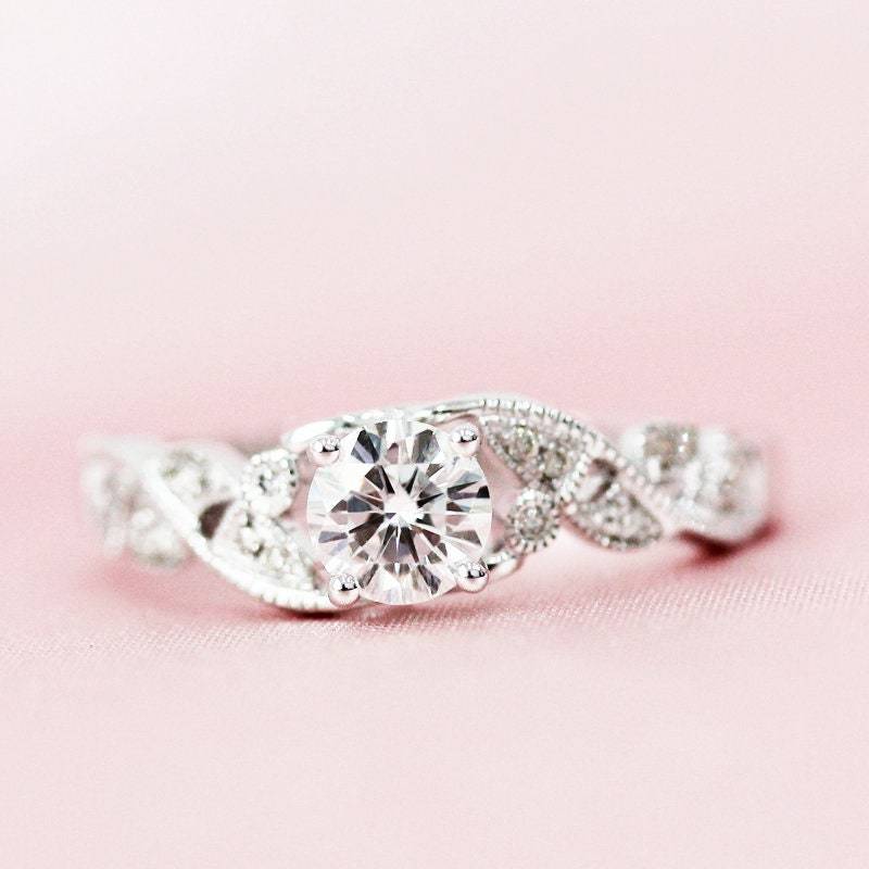 Charles & Colvard Für Immer Ein | Ghi 5mm Runde Moissanite Verlobungsring Vintage Design Hochzeit Ring Diamanten Solide 14K Weißgold Charles & Colvard Für Immer Ein | Ghi 5mm Runde Moissanite Verlobungsring Vintage Design Hochzeit Ring Diamanten Solide 14K Weißgold von WFHomeElements