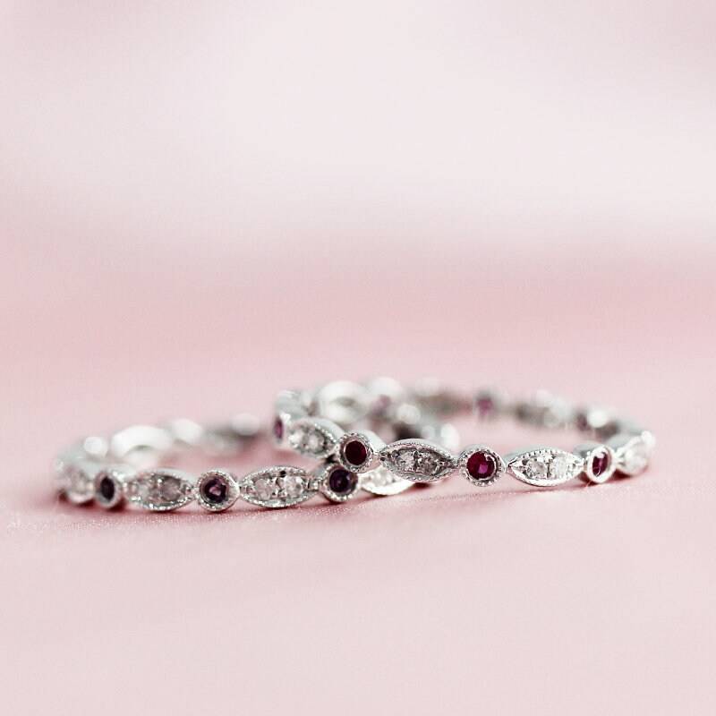 Edelstein-Ring Set Voller Ewigkeit Anethyst & Rubin Ring Aus Massivem 14K Weißgold Diamanten Braut Jubiläumsring von WFHomeElements