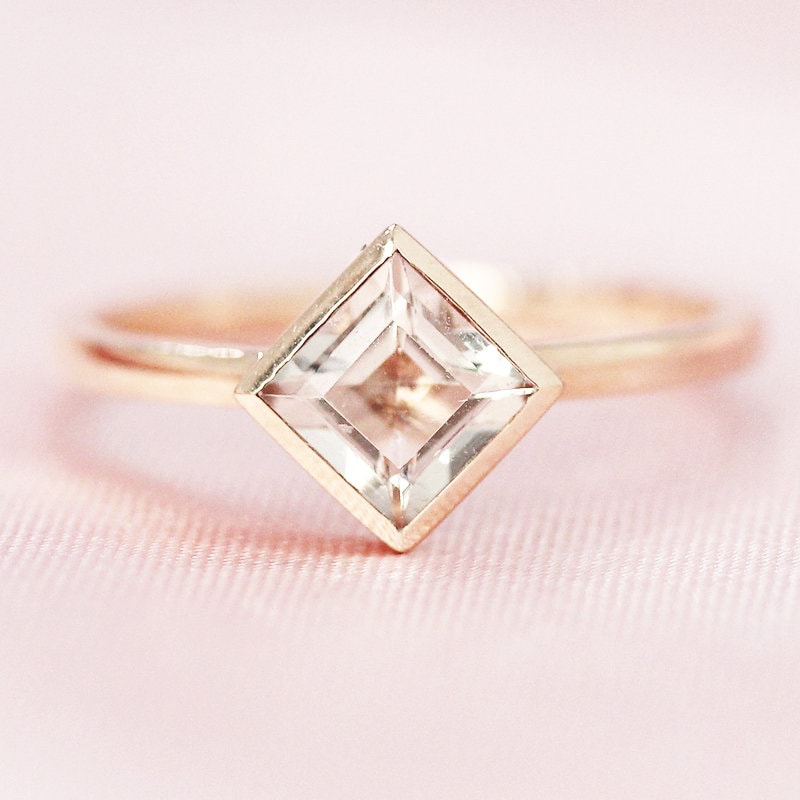 Einfache Design-Princess-Schliff 4mm Natürliche Vs Rosa Morganit Ring 14K Rose Gold Ehering Verlobungsring Edelstein Jubiläumsring von WFHomeElements