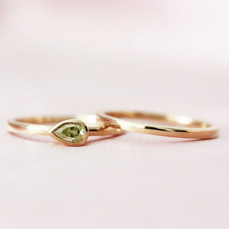 Einzigartige Gelb Moissanite Ring Set Massiv 14K Gelb Gold Hochzeit Einfarbig Band Verlobungsring Promis Braut von WFHomeElements