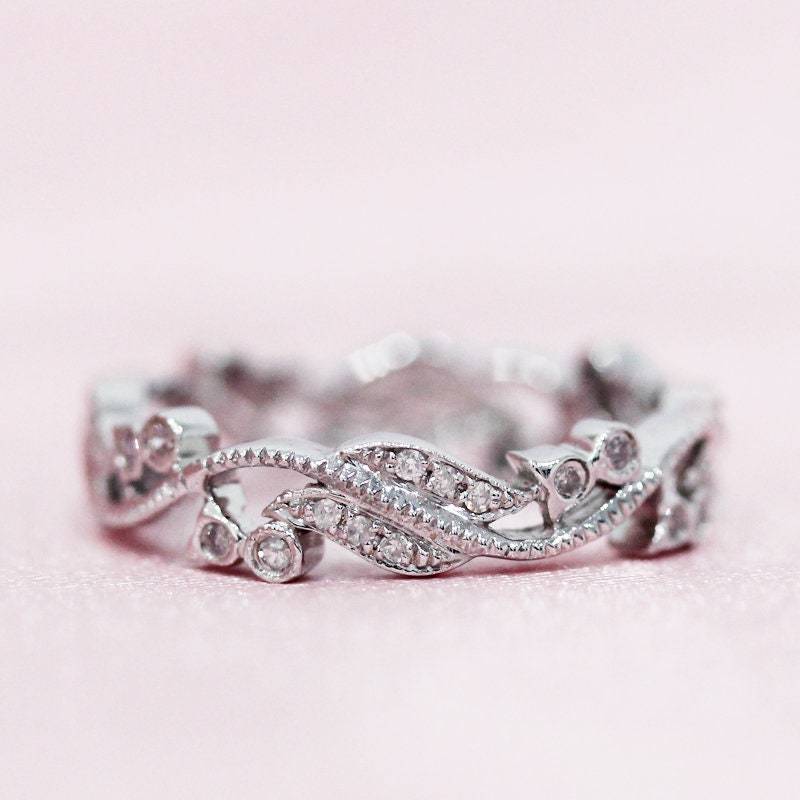 Einzigartigen Stil Vintage Diamanten Voller Ewigkeit Ehering Floral Verdrehte Solide 14K White Gold Band Versprechen Ring Stapelbar Passende von WFHomeElements