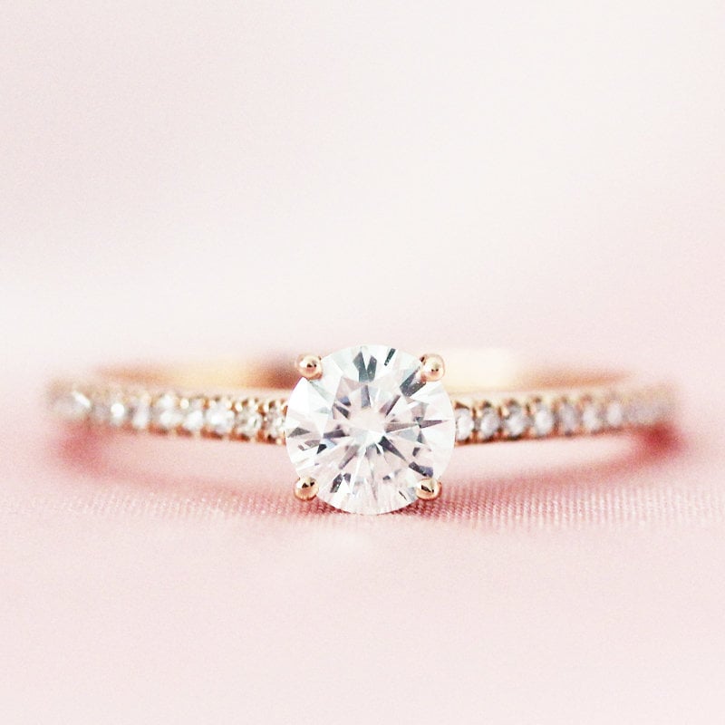 Für Immer Ein Moissanite C & 5mm Runde Ring 14K Rose Gold Halbe Ewigkeit Diamanten Stapelbar Versprechen Ehering Für Immer Ein Moissanite C & 5mm Runde Ring 14K Rose Gold Halbe Ewigkeit Diamanten Stapelbar Versprechen Ehering von WFHomeElements