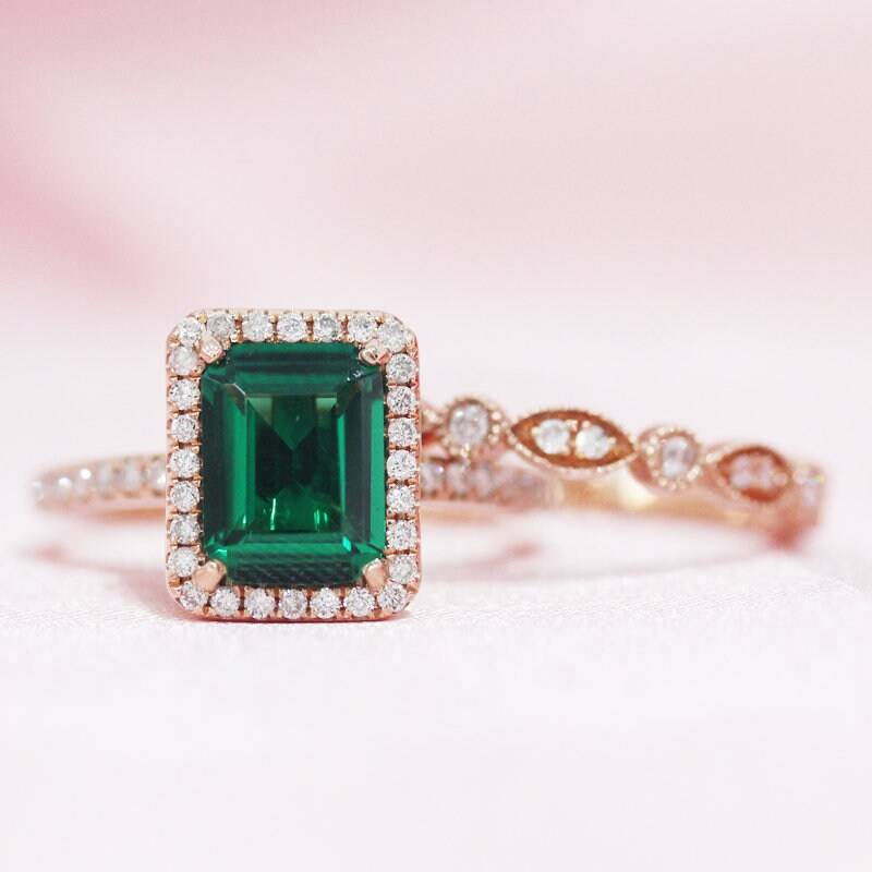 Geburtsstein Ring 6x8mm Smaragd Edelstein Halo Halbe Ewigkeit Hochzeit Band 14K Rose Gold Verlobungsring Braut Diamanten von WFHomeElements