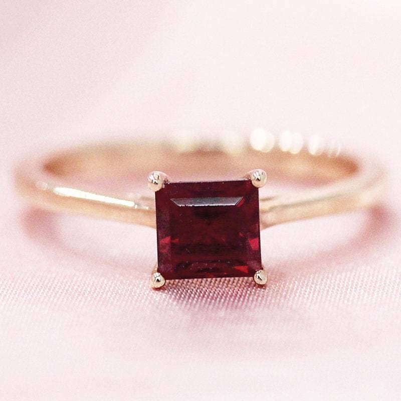 Januar Birthstone 5mm Prinzessin Schnitt Natürlichen Roten Granat Ring Massiv 14 K Rose Gold Ehering Verlobungsring Geburtstag Geschenk von WFHomeElements