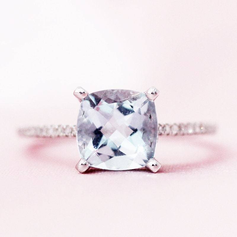 Kissenschliff Natürliche Vs Licht Blaue Aquamarin Ring 8mm Mitarbeit März Birthstone Massiv 14K Weißgold Diamanten Akzent von WFHomeElements