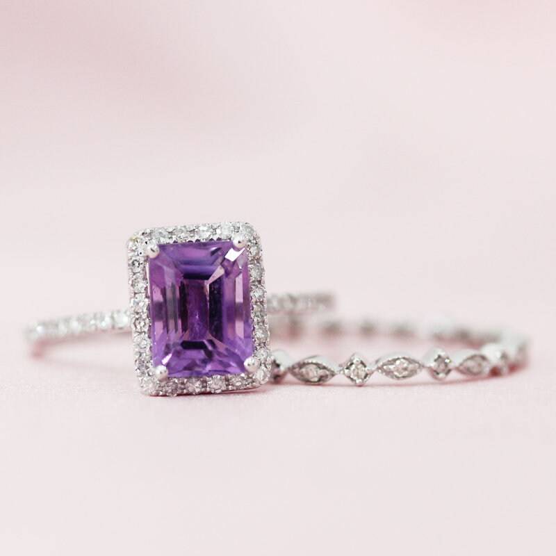 Lila Edelstein Ring Set 6x8mm Smaragd Geschnitten Natürlichen Amethyst 14K Weißgold Diamant Halo Voller Match Ewigkeit von WFHomeElements