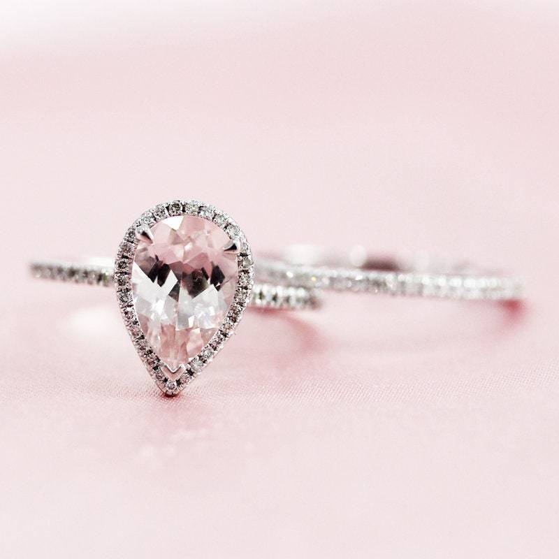 Natürliche Morganit Ringset Solide 14K Weißgold Ring Set 7x9mm Oval Geschnitten Halo-Ring, Die Halbe Ewigkeit Diamant Promise von WFHomeElements
