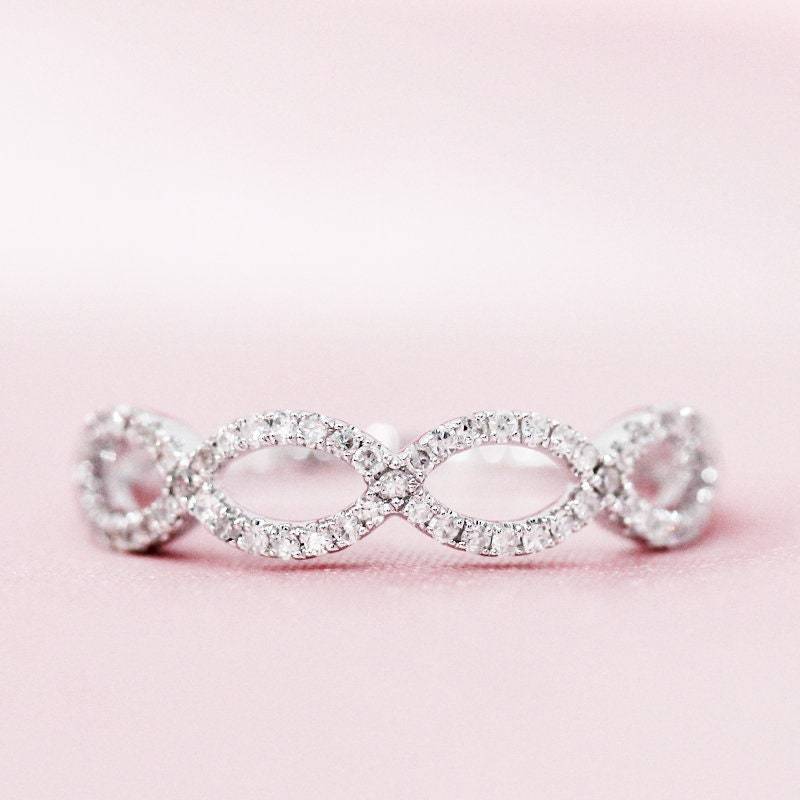 Natürlicher Diamant Halbe Ewigkeit Ehering Schleife Stil Verlobungsring Massiv 14K Weißgold Ring Braut Stapelbar Passendes Band von WFHomeElements