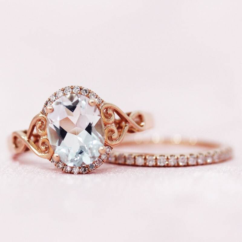 Oval Geschnitten Aquamarin Ring 7x9mm, Die Edelstein-Ring 14K Gesetzt, Rose Gold Halbe Ewigkeit Passenden Verlobungsring Braut Bandring Diamanten von WFHomeElements