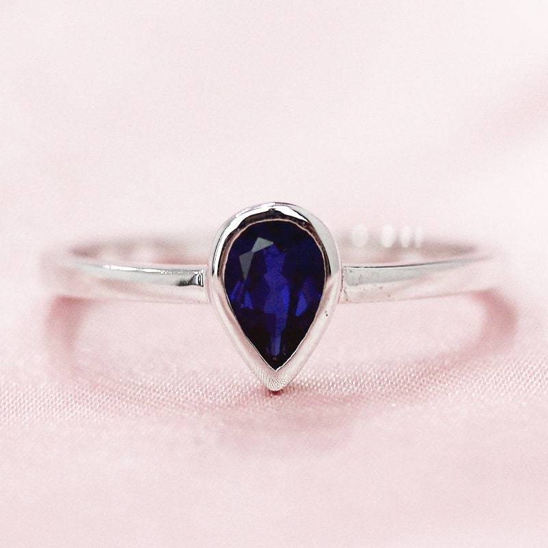 September Birthstone 4x6mm Birne Geschnitten Dunkel Blauen Saphir-Ring Massiv 14K Weißgold Ehering Verlobungsring Braut Ring Geburtstagsgeschenk September Birthstone 4x6mm Birne Geschnitten Dunkel Blauen Saphir-Ring Massiv 14K Weißgold Ehering Verlobungsring Braut Ring Geburtstagsgeschenk von WFHomeElements