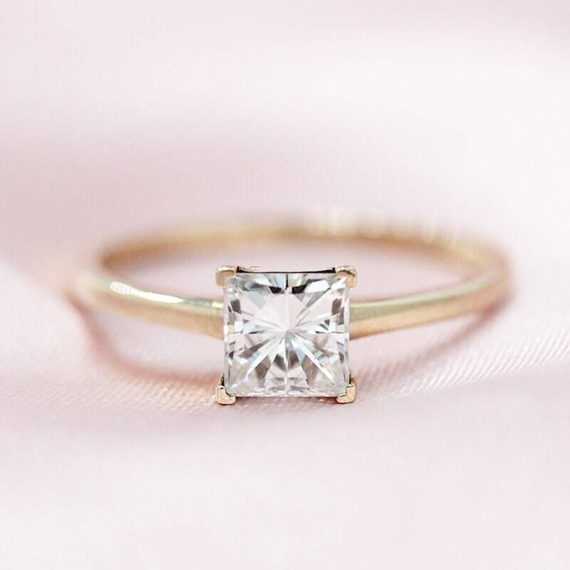 Solide 14K Gelbgold Ehering Charlse & Colcard Immer Klassisch 5, 5 Mm Versprechen Prinzessin Schnitt Moissanite Verlobungsring Braut Ring von WFHomeElements