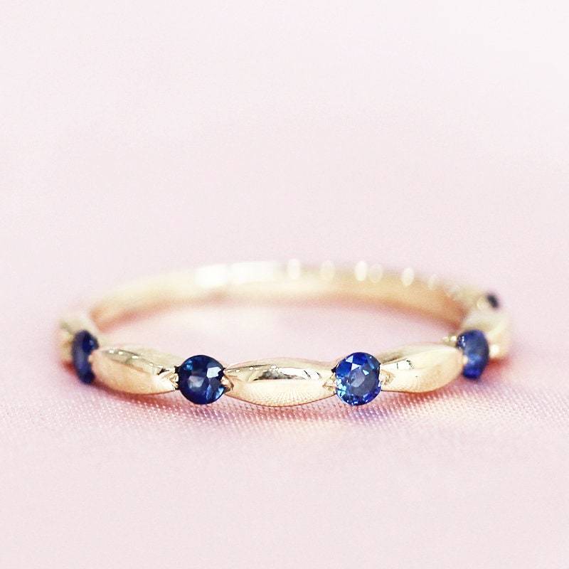 Solide 14K Gelbgold Ehering Natürliche Saphir-Verlobungsring Passenden Band Stapelbar Ring Blauen Edelstein Braut von WFHomeElements