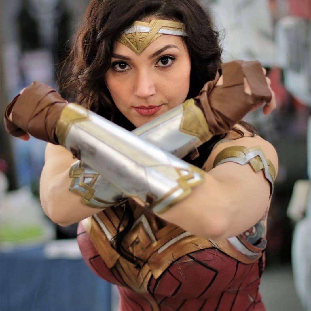 Wunderbares Accessoire Für Cosplay Mit Tiara Und Armkette Wunderbares Accessoire Für Cosplay Mit Tiara Und Armkette von WFLabPropNCosplay