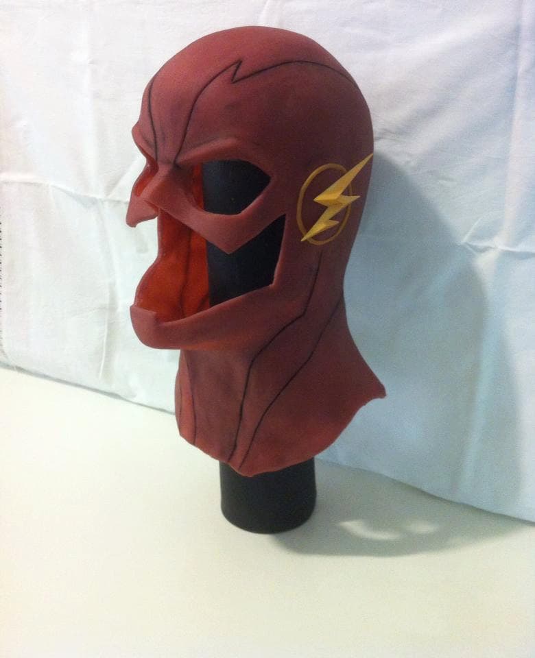 Red Lightning V1 Cosplay Maske/Cowl Red Lightning V1 Cosplay Maske/Cowl von WFLabPropNCosplay