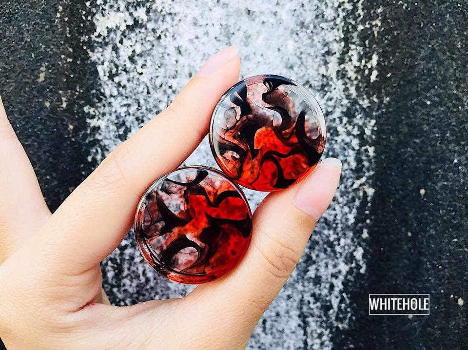 Plugs[Red&clear/Black Smoke]-Plugs Custom/Plugs Smoke/Plugs Resin von WHITEHOLEDESIGN