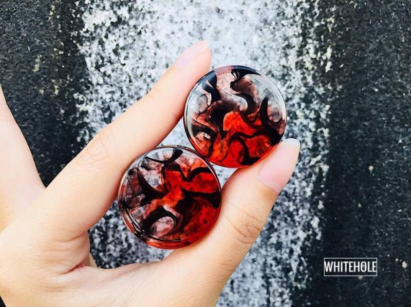 Plugs[Red&clear/Black Smoke]-Plugs Custom/Plugs Smoke/Plugs Resin von WHITEHOLEDESIGN
