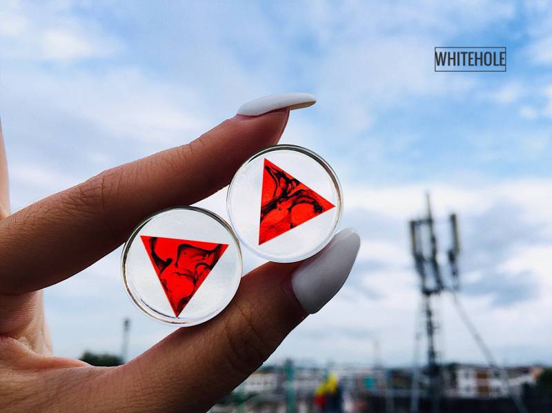 Plugs [Rot/Schwarz-Rauch-Dreieck]-Plugs Custom/Plugs Smoke/Plugs Resin von WHITEHOLEDESIGN