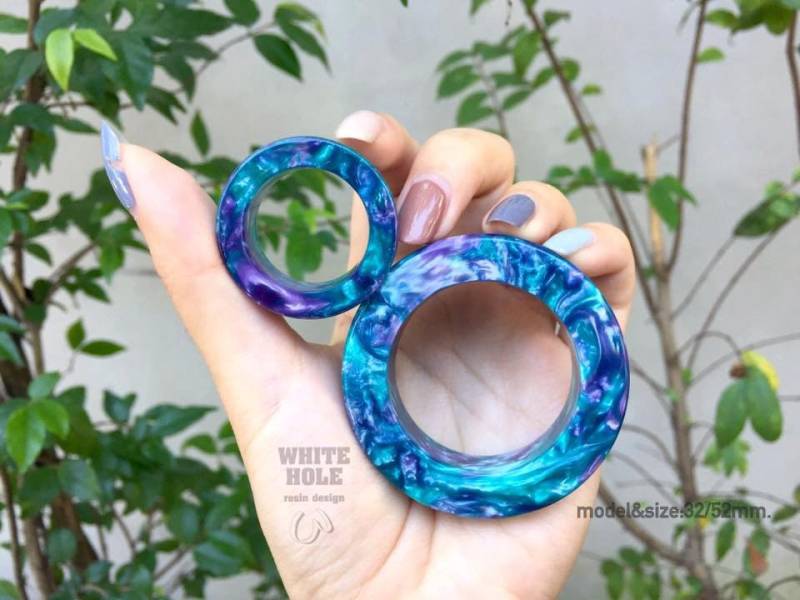 Plugs Tunnel[Lila Perle & Grüne Perle]-Plugs Custom/Plugs Smoke/Plugs Resin von WHITEHOLEDESIGN