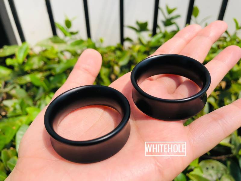 Plugs Tunnel[Mattschwarz/Weiß]-Plugs Custom/Plugs Smoke/Plugs Resin von WHITEHOLEDESIGN