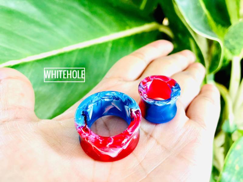 Plugs Tunnel[Red&blue/White Smoke]-Plugs Custom/Plugs Smoke/Plugs Resin von WHITEHOLEDESIGN