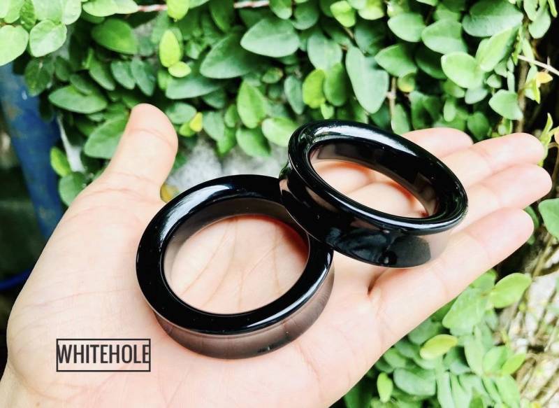 Plugs Tunnel[Schwarz/Weiß]-Plugs Custom/Plugs Smoke/Plugs Resin von WHITEHOLEDESIGN