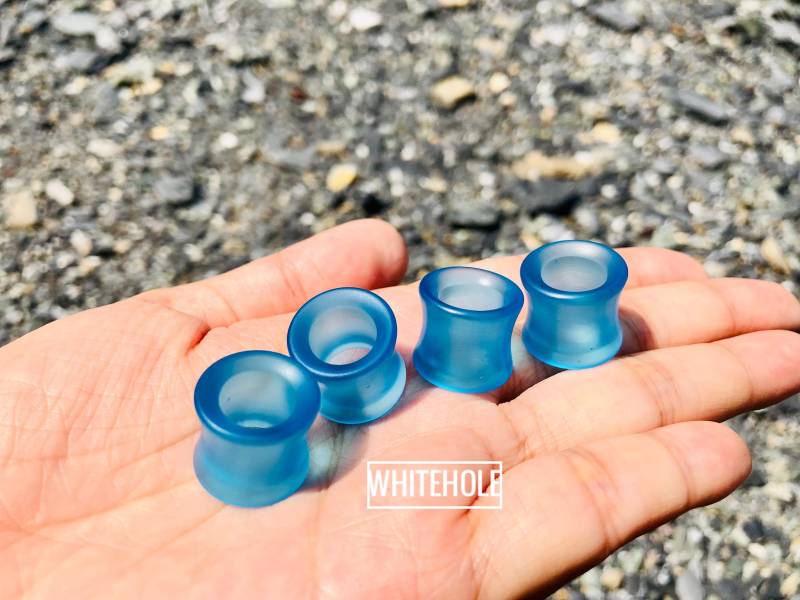 Tunnel Plugs[Matt Hellblau]-Plugs Custom/Plugs Smoke/Plugs Resin von WHITEHOLEDESIGN