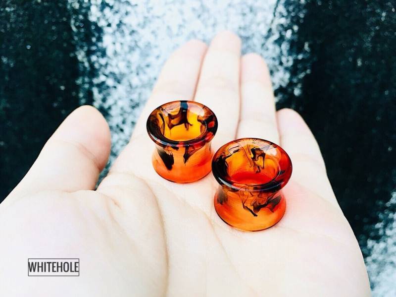 Tunnel Plugs[Rot&orange/Rauch Schwarz]-Plugs Custom/Plugs Smoke/Plugs Resin von WHITEHOLEDESIGN