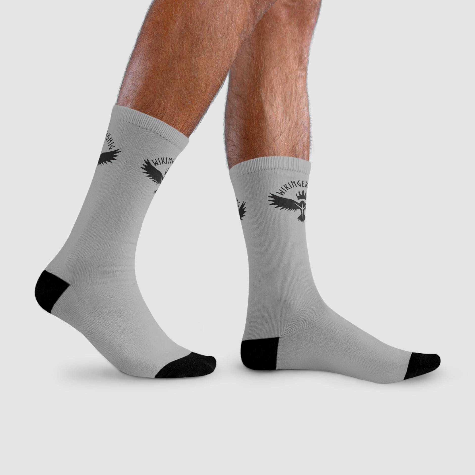 Socken "Wikingerkönig" | Strümpfe Wikinger Geschenk Geburtstag Alte Götter Rabe Vater Bruder Sohn Socken "Wikingerkönig" | Strümpfe Wikinger Geschenk Geburtstag Alte Götter Rabe Vater Bruder Sohn von WIKINGERKOENIG