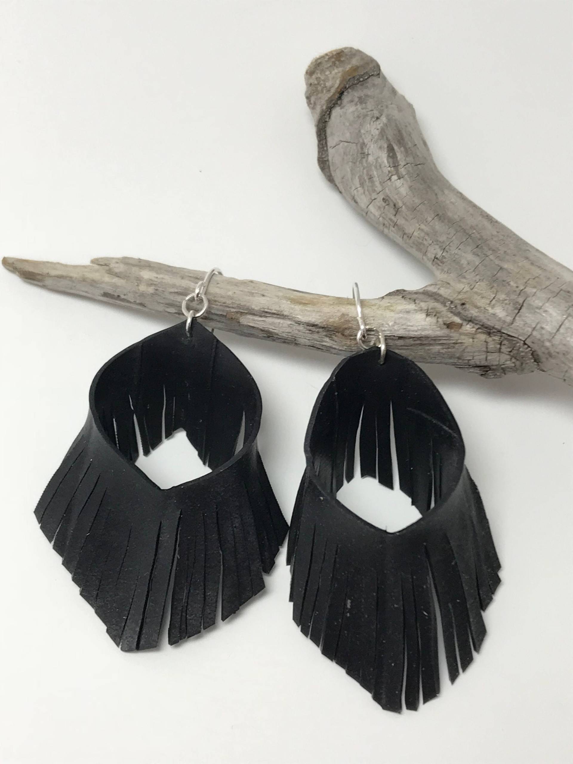 Kreisförmige Tassel Schlauch Ohrringe Kreisförmige Tassel Schlauch Ohrringe von WILDWONDERjeweler