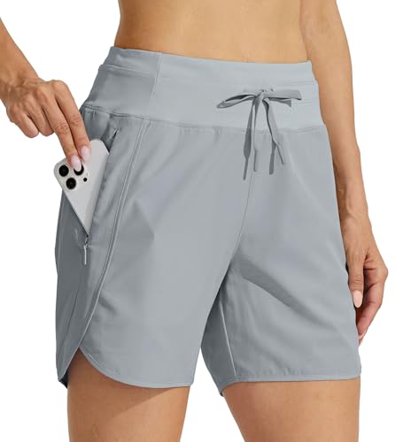 WILLIT Damen 5" Athletische Laufshorts Schnelltrockene Workout Wandershorts Running Jogging Laufhose High Waisted Aktiv Shorts Zippertasche Hellgrau L von WILLIT