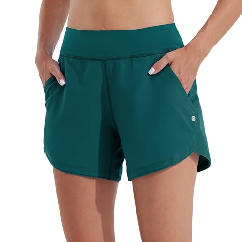 WILLIT Damen 5" Badeshorts Boardshorts UPF50+ Badehose High Waisted Schwimmshorts Badehose Schnell Trocknende UVA Schutz mit Liner Taschen Grün Größe 36 von WILLIT